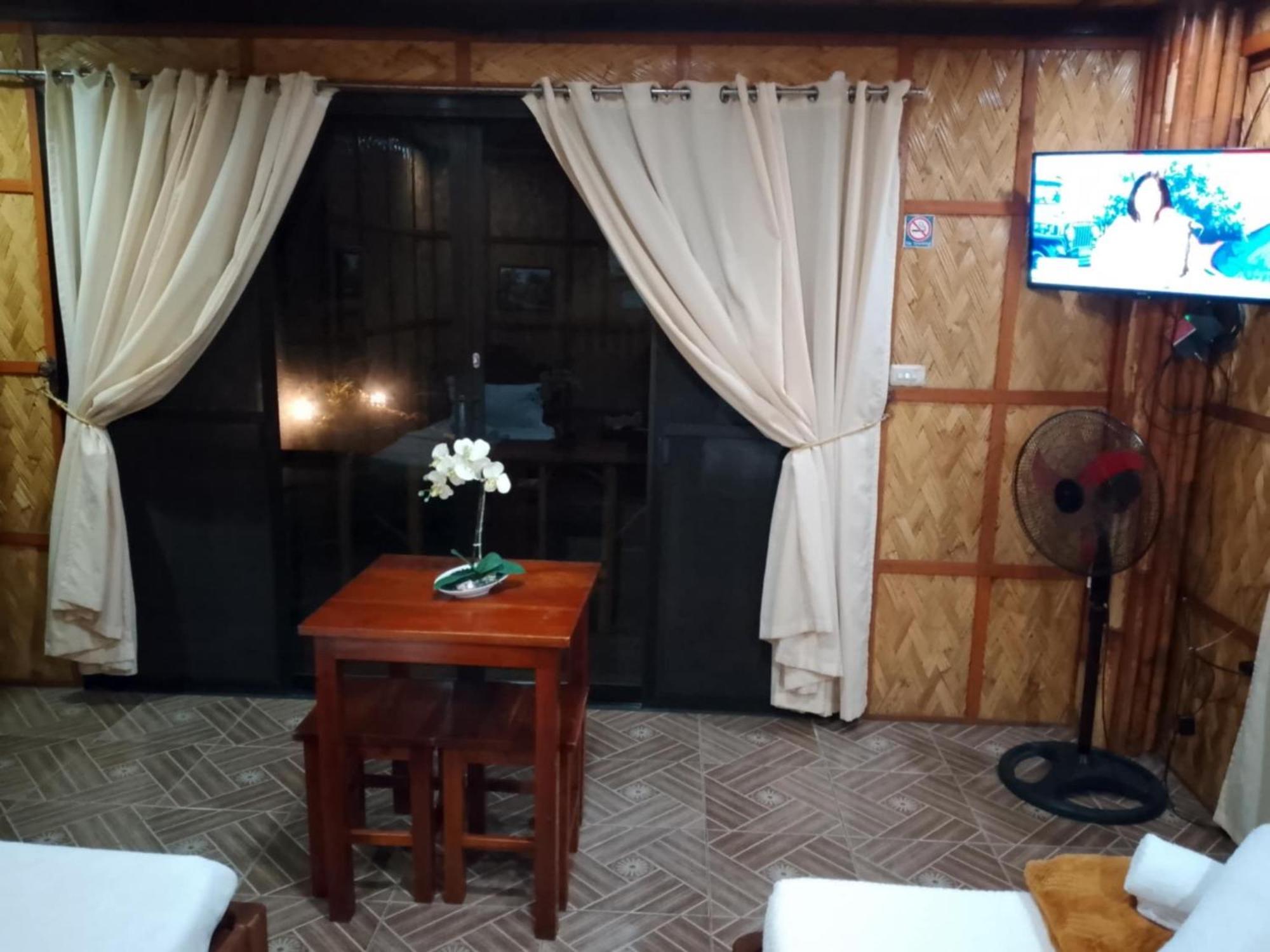 Holiday home Seabreeze Beachfront And New Management
