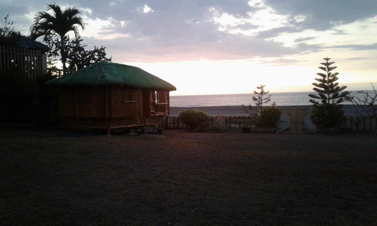 Seabreeze Beachfront And New Management Holiday home