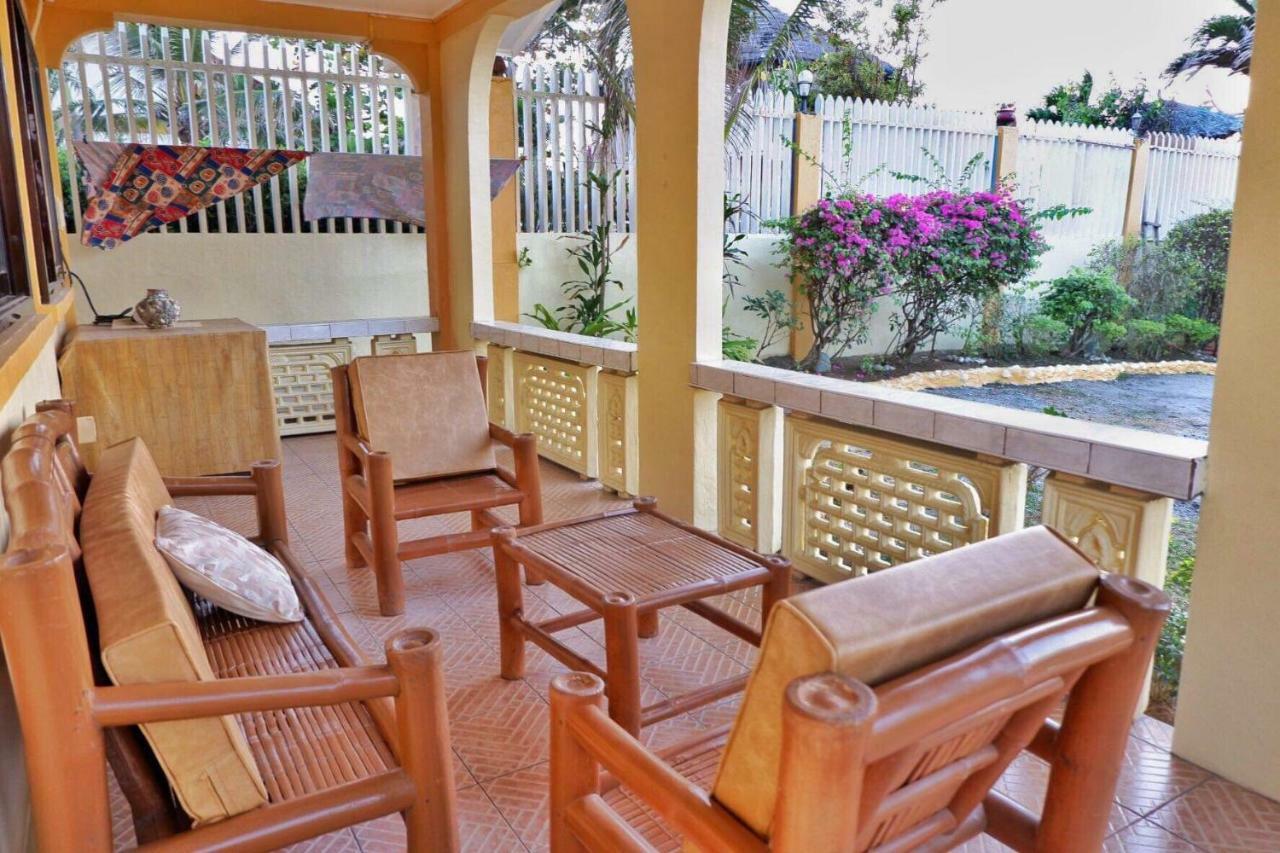 Seabreeze Beachfront And New Management Holiday home San Juan (La Union)