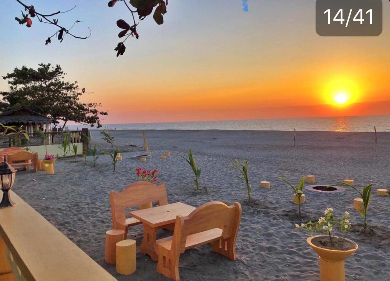 Holiday home Sea Breeze Beachfront And *