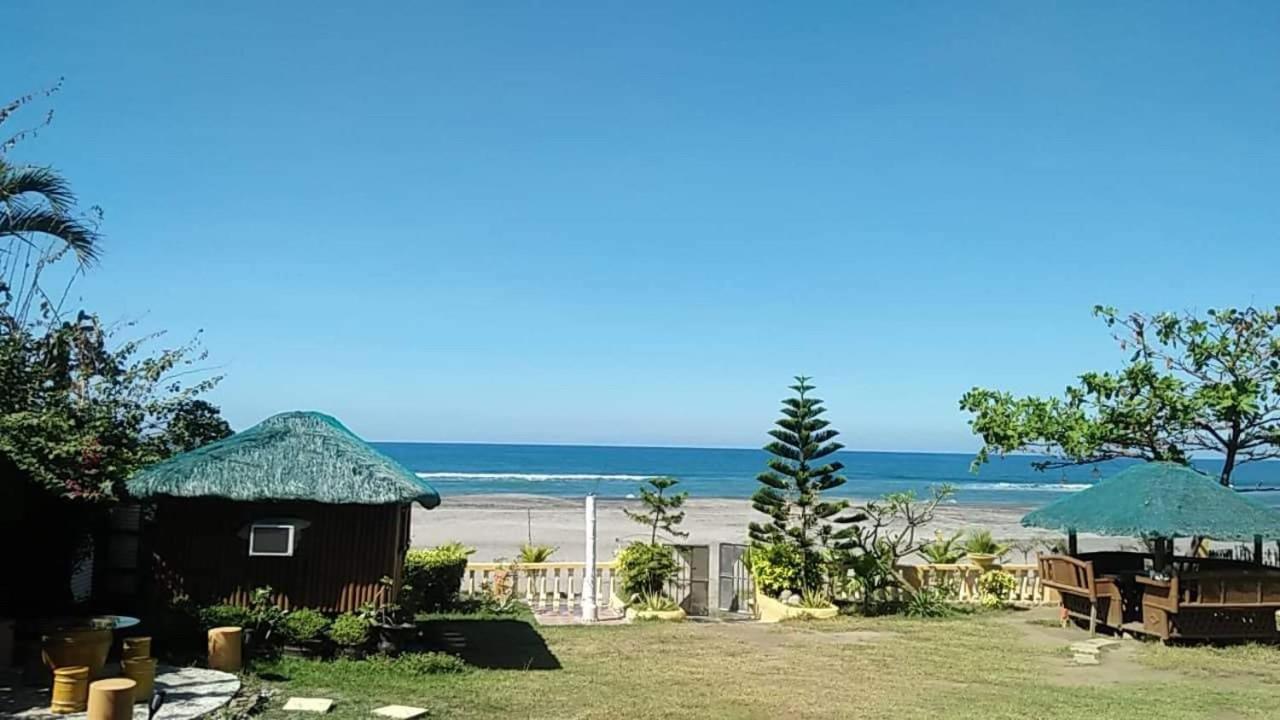 Seabreeze Beachfront And New Management Holiday home